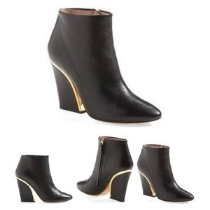 Brand new Chloe Beckie ankle boot in grey